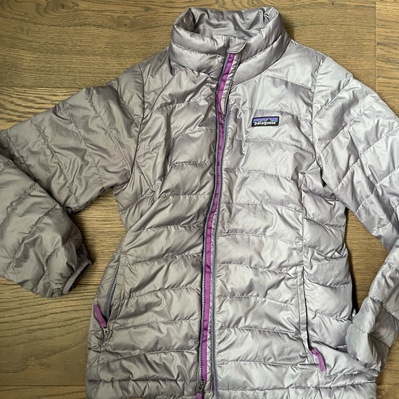 Purple Patagonia down jacket girls large or womens XS - Picture 8 of 9
